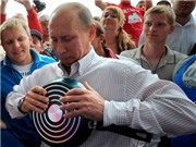Bóng đá anh, ngoại hạng anh, lịch thi đấu euro 2012, Thủ tướng Nga tay không bẻ chảo